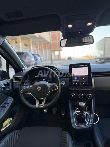 رونو كليو 5 ألبين