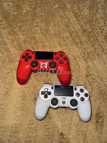 2 وحدات تحكم PS4 أصليتان