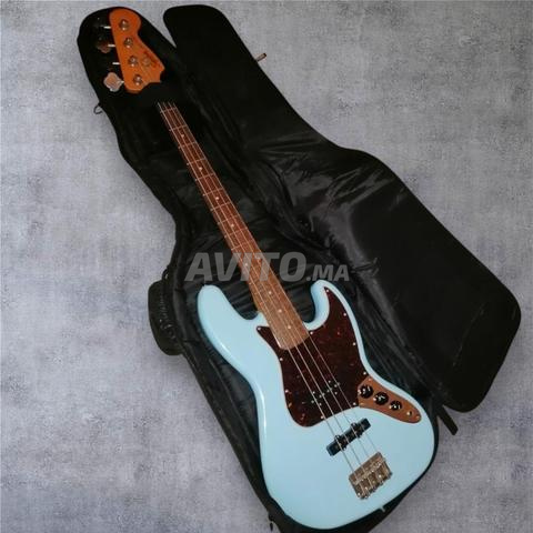 Squier by Fender Classic Vibes 60 Daphne Bleu Bass
