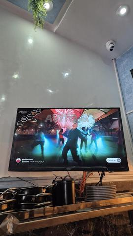 7 CAMÉRA ET DISQUE DUR ET SMART TV 23