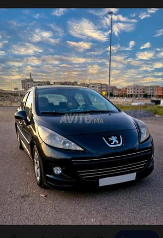 Peugeot 207 essence très bon état prix 68000