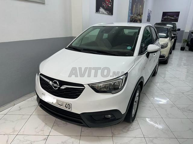 Opel Crosland X