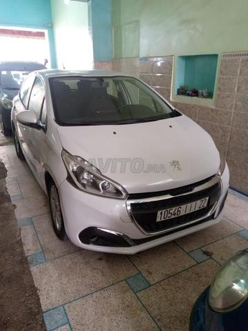 Peugeot 208 diesel manuelle 2019 à Fès