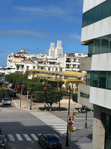 A louer 103m 2 chambres - place Piétri - image 4