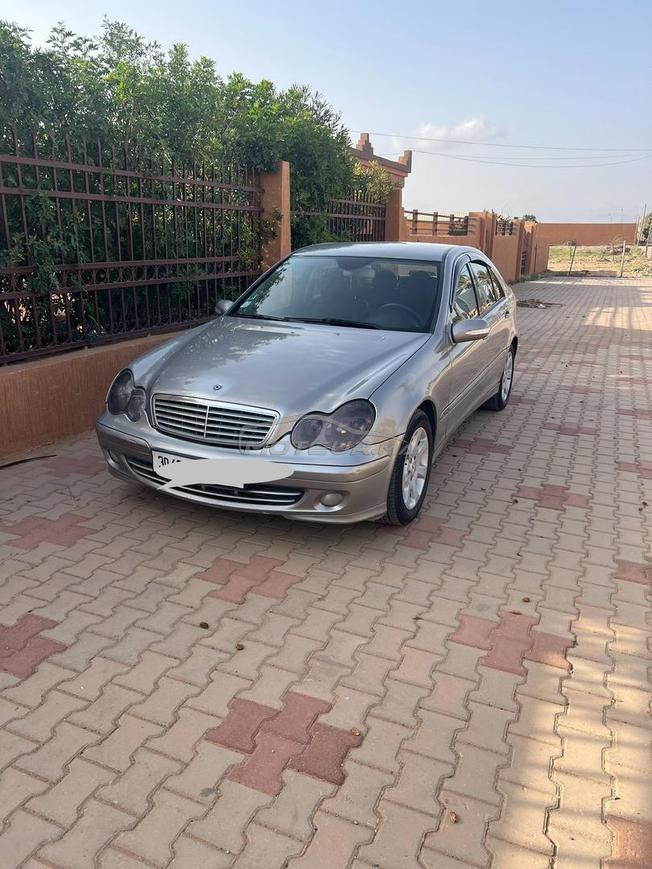 Mercedes-Benz 220 Diesel Manuelle 2006 à Guelmim