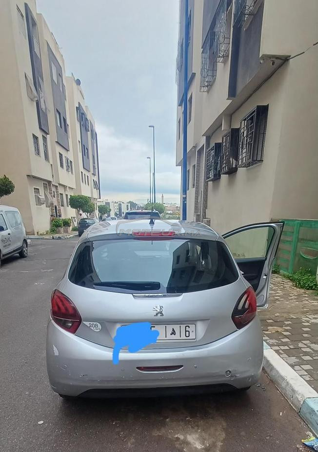 Peugeot 208 Essence Manuelle 2016 à Bouskoura