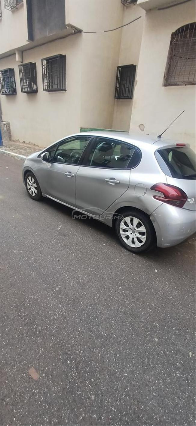 Peugeot 208 Essence Manuelle 2016 à Bouskoura