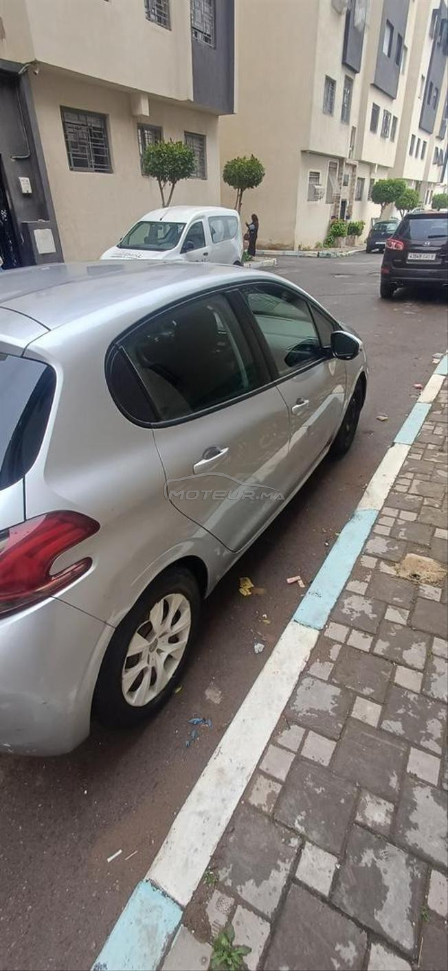 Peugeot 208 Essence Manuelle 2016 à Bouskoura