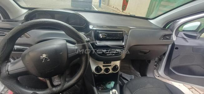 Peugeot 208 Essence Manuelle 2016 à Bouskoura