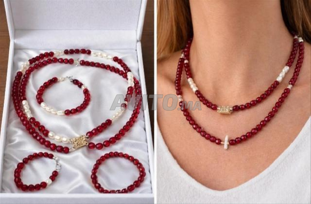 عقد أنيق الأنيقات