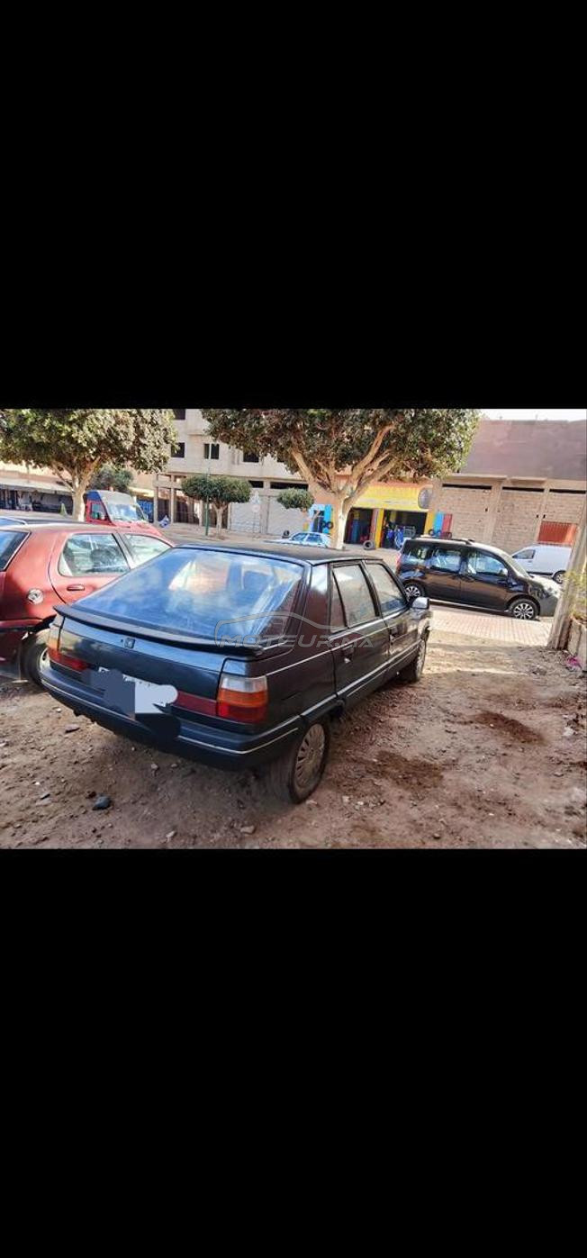 سيارة من نوع r11 للبيع