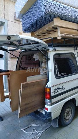 نقل البضائع والرحيل داخل وخارج مدينة طنجة