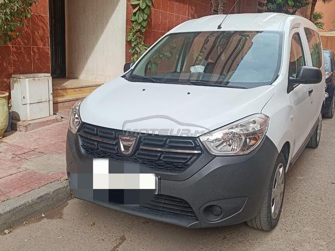 Dacia dooker modèle 2021 très bonne état 