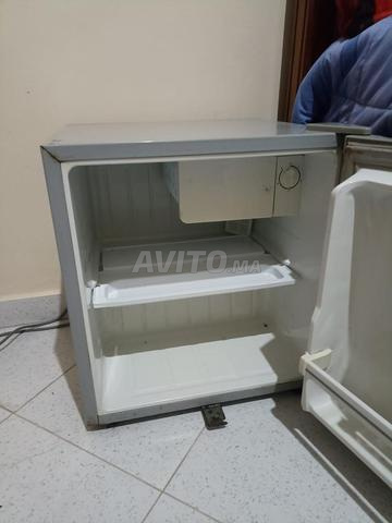 ثلاجة صغيرة