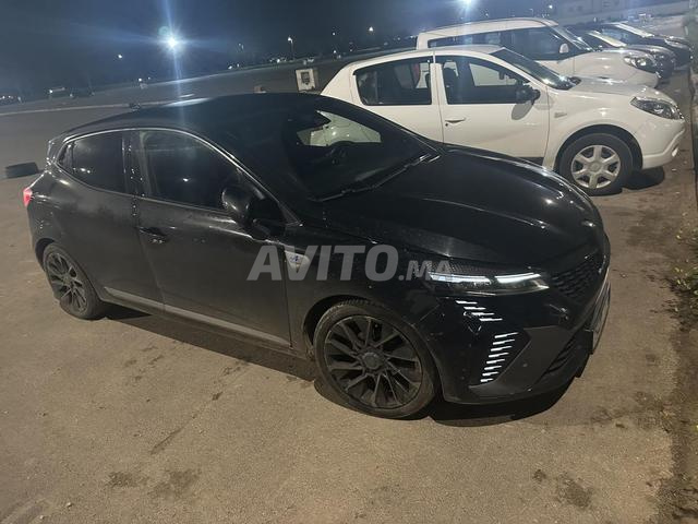 Renault Clio Diesel Manuelle 2024 à Tétouan - 2