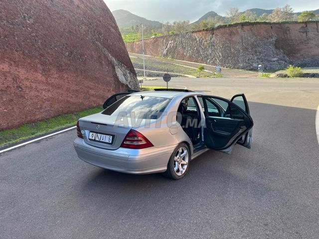 مرسيدس-بنز 270 ديزل أوتوماتيك 2003 في الناظور