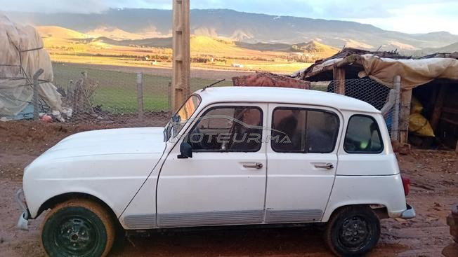 renault 4 essence 