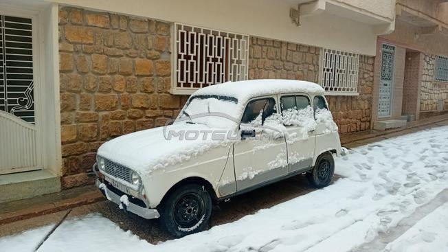renault 4 essence 