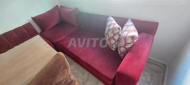 Canapé en L et pouf - 2