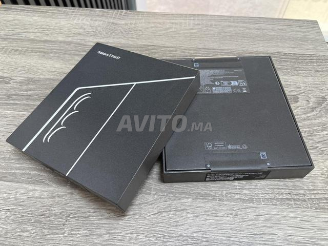 NEUF SAMSUNG Z FOLD 7 NOIR 256GB / LBI3 FMA7AL