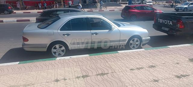 Mercedes-Benz 220 Diesel Manuelle 1999