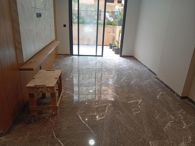 Duplex vide à louer avec terrasse