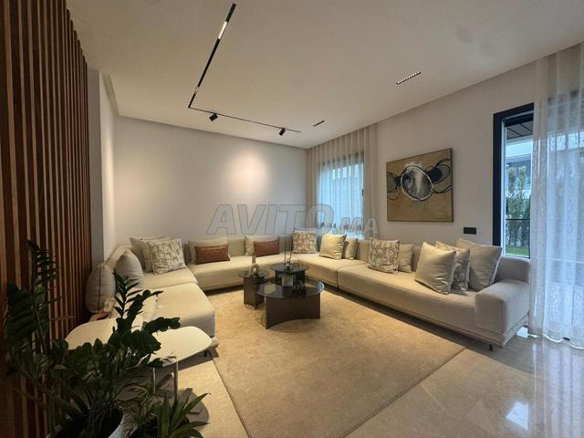 فيلا 365م في Ville Vert Bouskoura