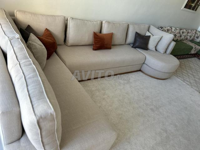 Canapé moderne en très bon état - 2