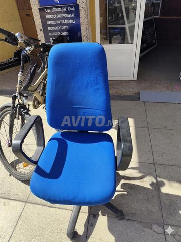 كرسي مكتب أزرق للبيع