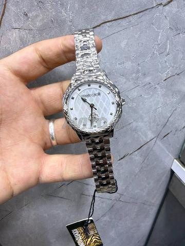 ساعة روبيرتو كافالي مع علبة RC7340