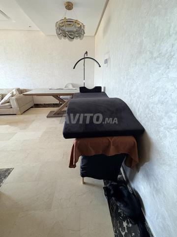 طاولة تدليك ومرتبة