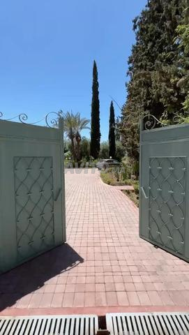 عقار رائع للبيع - طريق فاس - 2