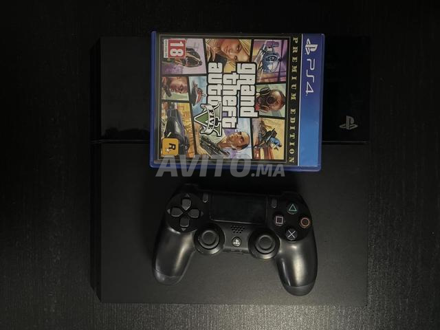 جهاز Ps4 fat مع وحدة تحكم واحدة Ps4 وقرص Cd Gta 5