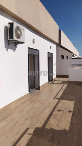 شقة مع شرفة للإيجار - 2