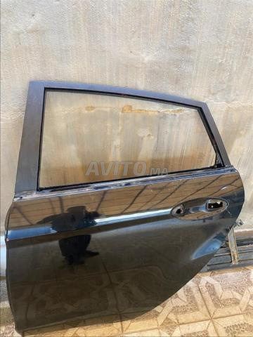 Porte arrière gauche vide ford fiesta 2017