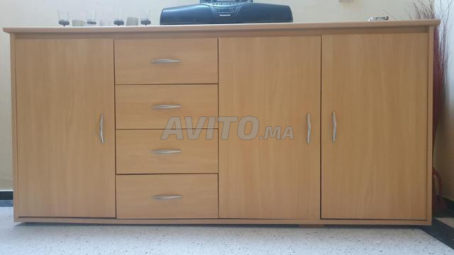 بوفيه حديث من الخشب مع 3 أبواب و 4 أدراج