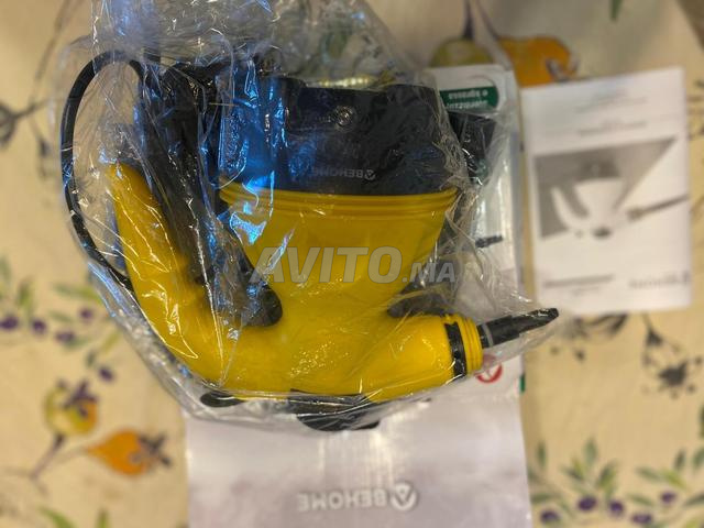 منظف بالبخار جديد يباع في عبوته