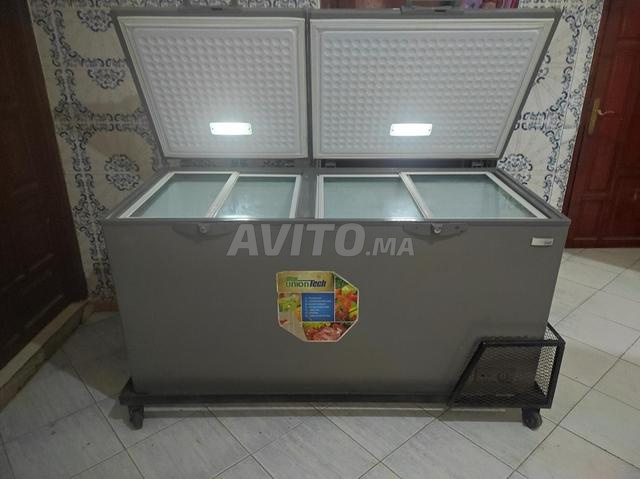 Frigo UnionTech grand, 1.60 mètre avec table à roulettes