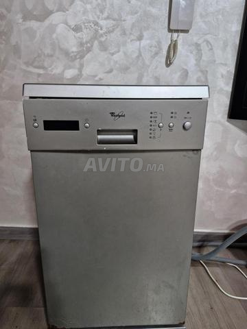 غسالة أطباق ويرلبول في حالة جيدة جدا