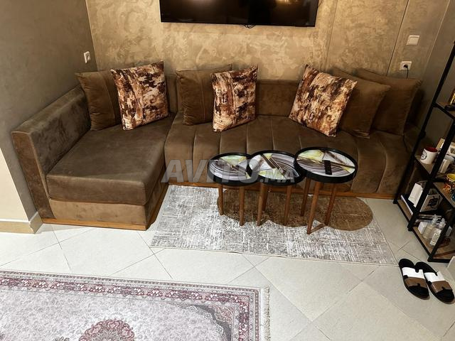 كنبة زاوية بنية