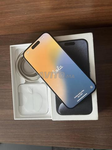 iphone 15 pro, 256go, Boite et Cable avec
