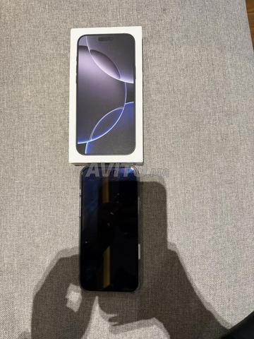 Iphone 16 pro max en excellent etat