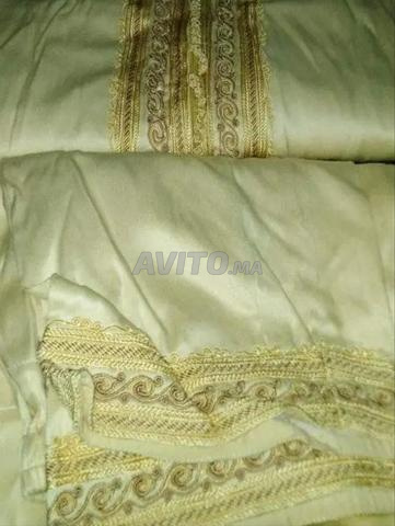 جبدور تقليدي مخدوم على اليد اصفر اللون