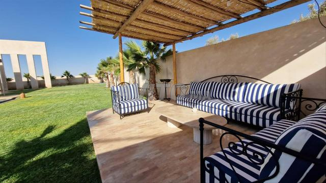 فيلا للبيع طريق امزميز كلم 12 - 2