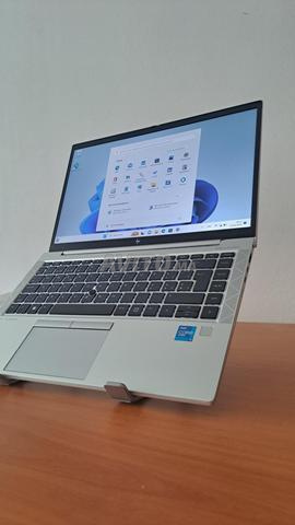 إتش بي ايليت بوك 840 G8 لمس