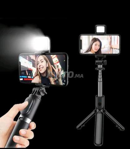 عصا سيلفي 3 في 1 مع ترايبود وإضاءة LED