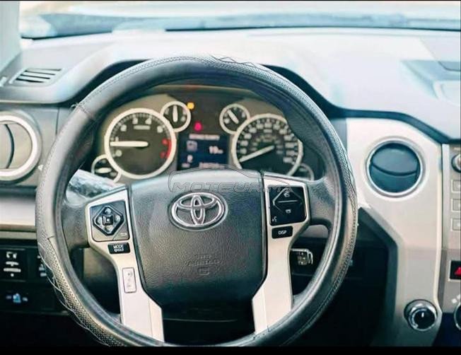 سيارة من نوع منتاز