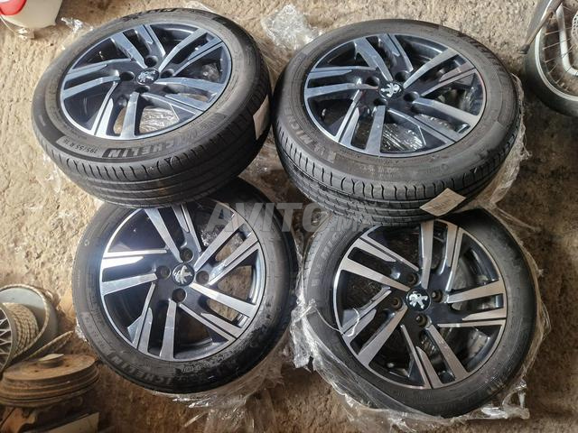 A vendre pneus jantes - 2