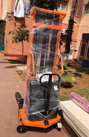 Gerbeur Semi-Électrique – Capacité 1500 kg - 2