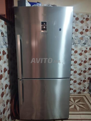 ثلاجة بيكو NeoFrost كبيرة الحجم من الفولاذ المقاوم للصدأ